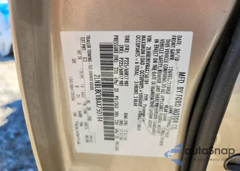 2010 Lincoln Town Car Signature Limited from USA, damaged, VIN 2LNBL8CV8AX750184